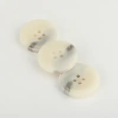 Cream - Resin Button - 40 ligne 25.5 mm